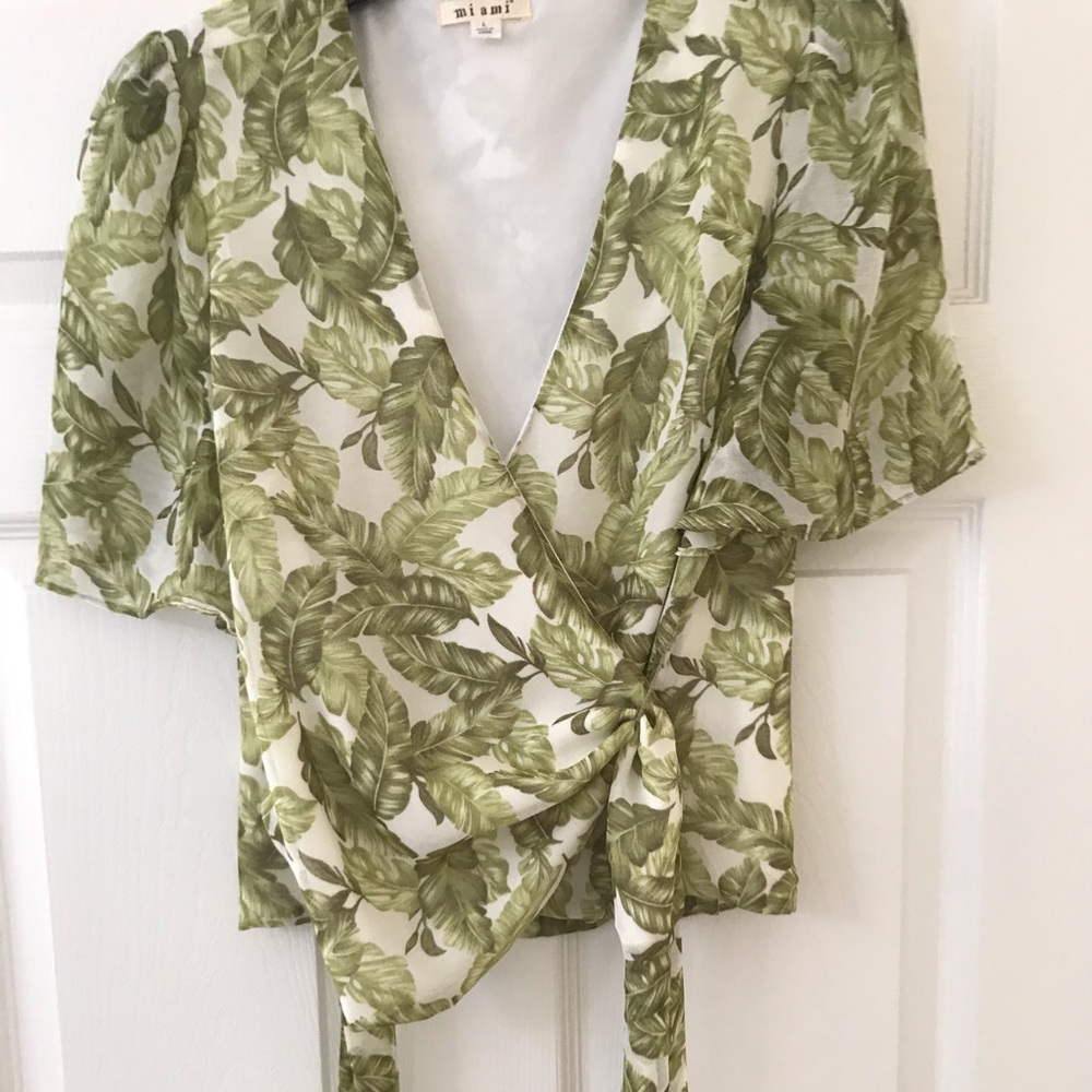 SALE!! Beautiful Palm print Wrap Around Top